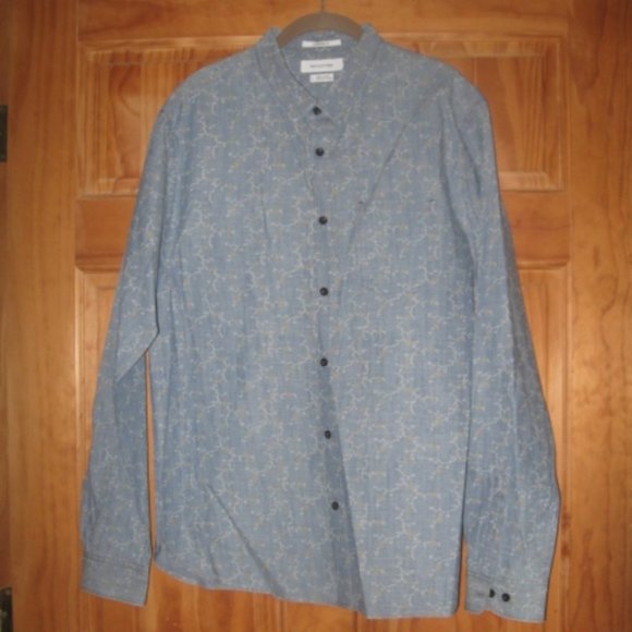 Urban Outfitters Long Sleeve Button Down Shirt Standard Fit - Picture 1 of 2